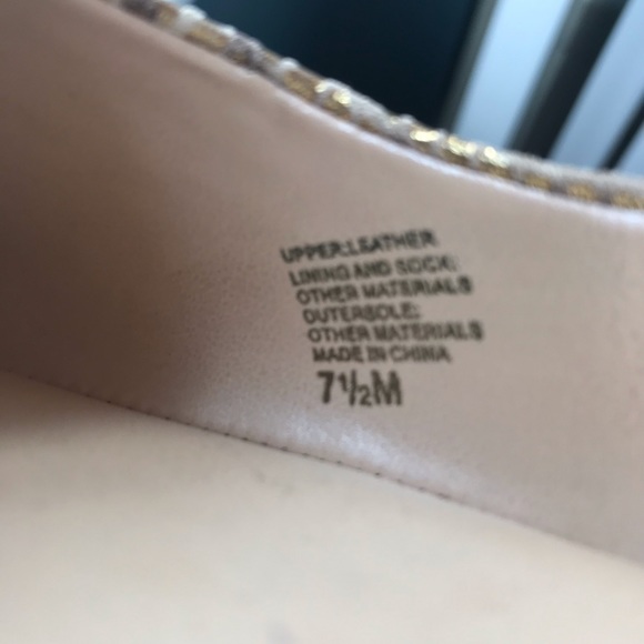 Banana Republic Flats 7 1/2 - Picture 4 of 8